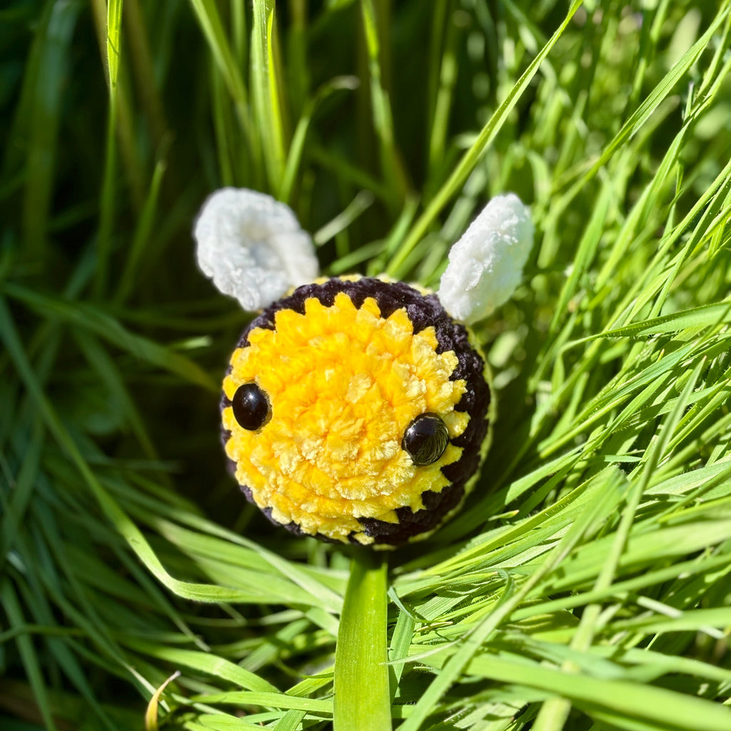 Crochet Bee (With Keychain)